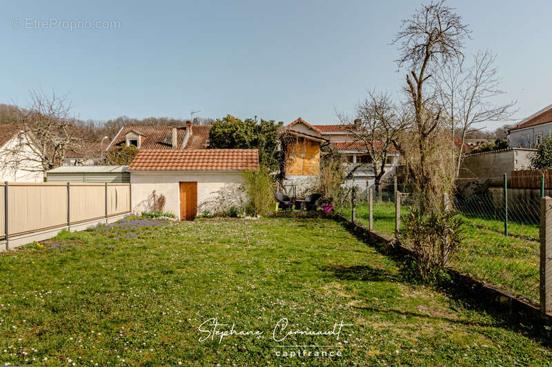 Maison de 147 m² avec piscine et jardin - photo 14
