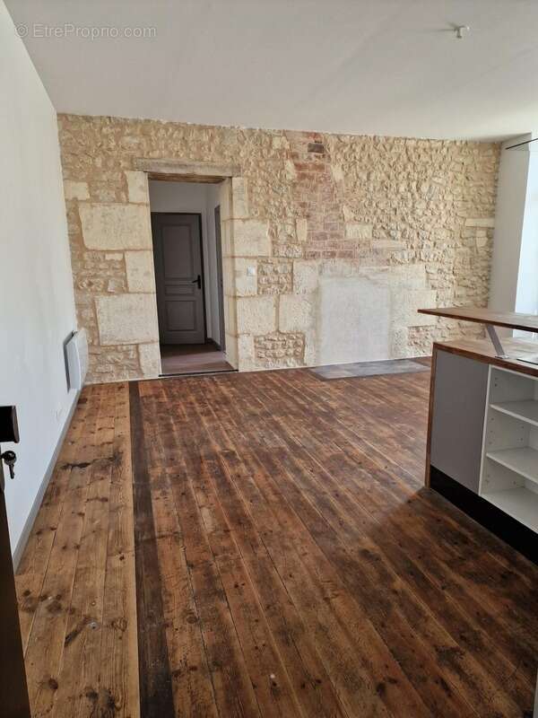 Maison à SAINT-JEAN-D'ANGELY