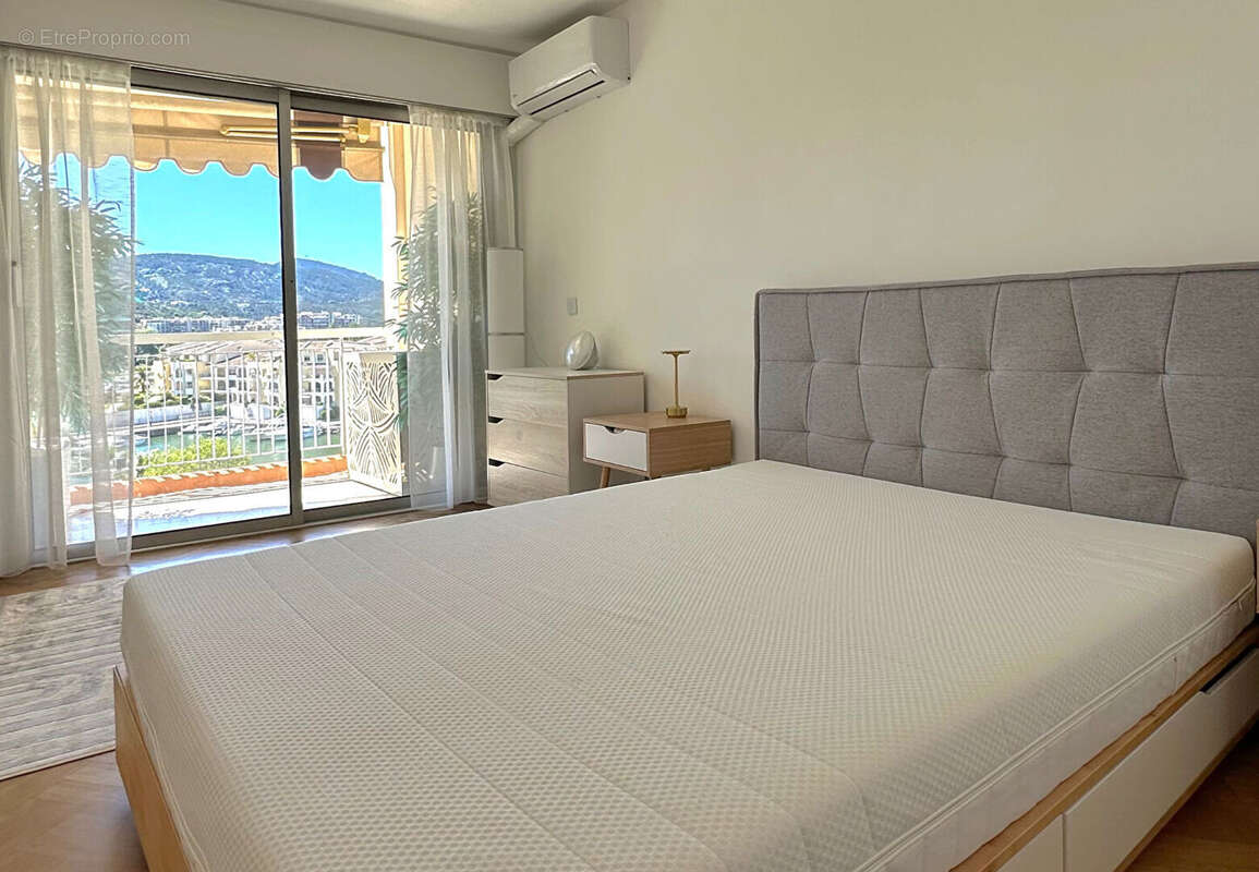 Appartement à MANDELIEU-LA-NAPOULE