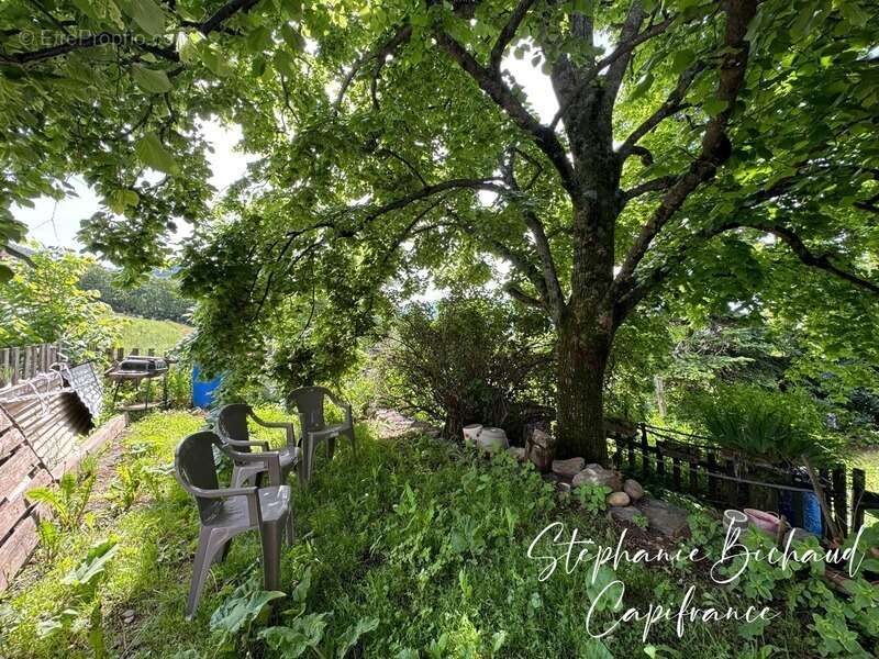 Maison à LARDIER-ET-VALENCA