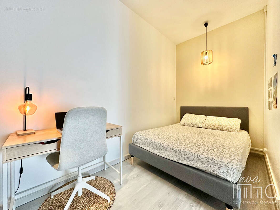 Gratte-Ciel/Tolstoï - T2 de 47m² avec charme de l'ancien - photo 8