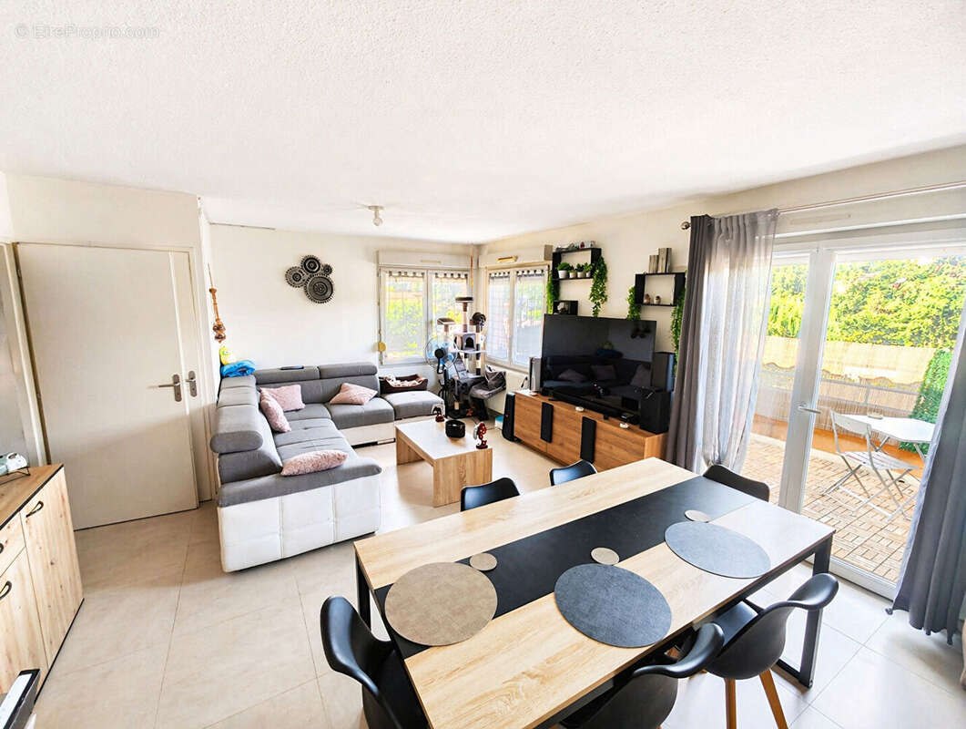 Appartement à ANSE