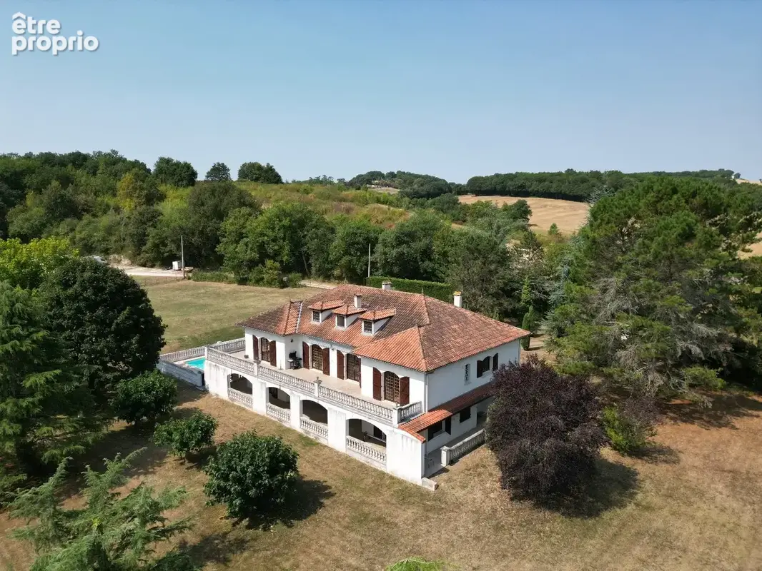 Grande maison familiale contemporaine avec piscine et grand terrain - photo 25