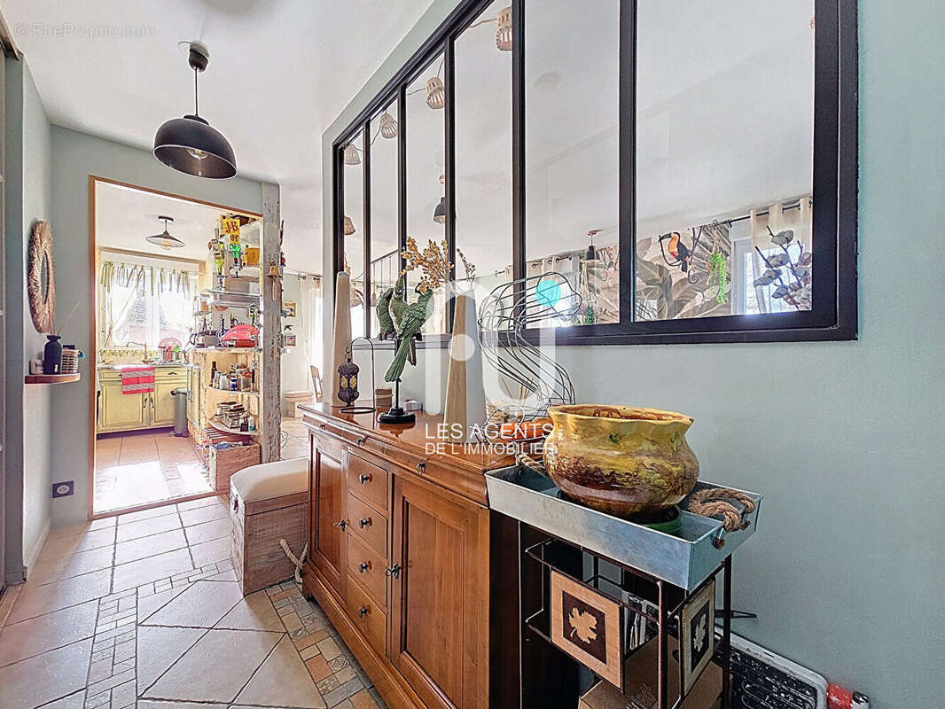 Appartement à VILLENEUVE-LA-GARENNE