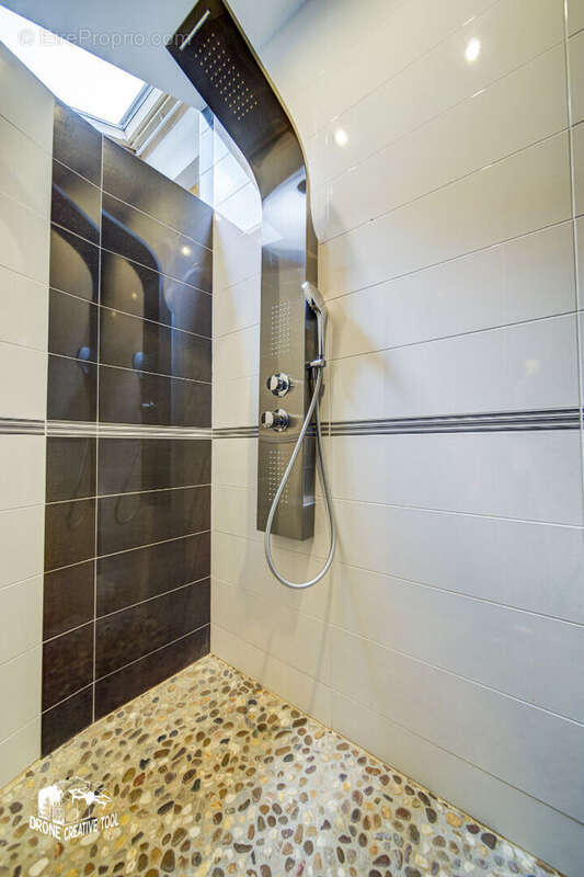 Maison à COIN-LES-CUVRY