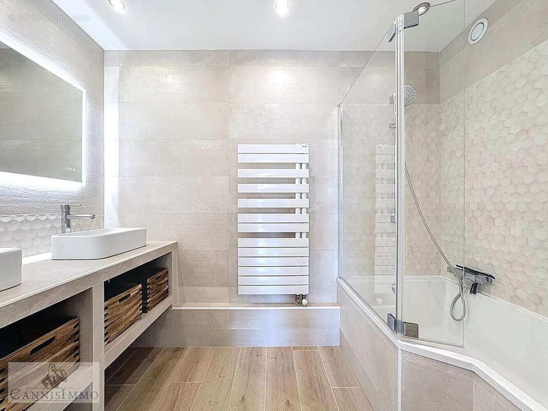 Appartement à MANDELIEU-LA-NAPOULE