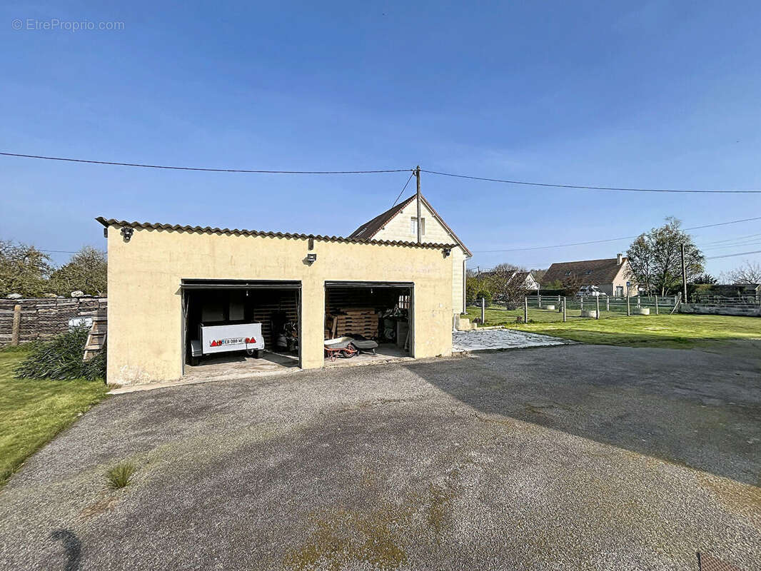 Maison à SAINT-GEORGES-DU-VIEVRE