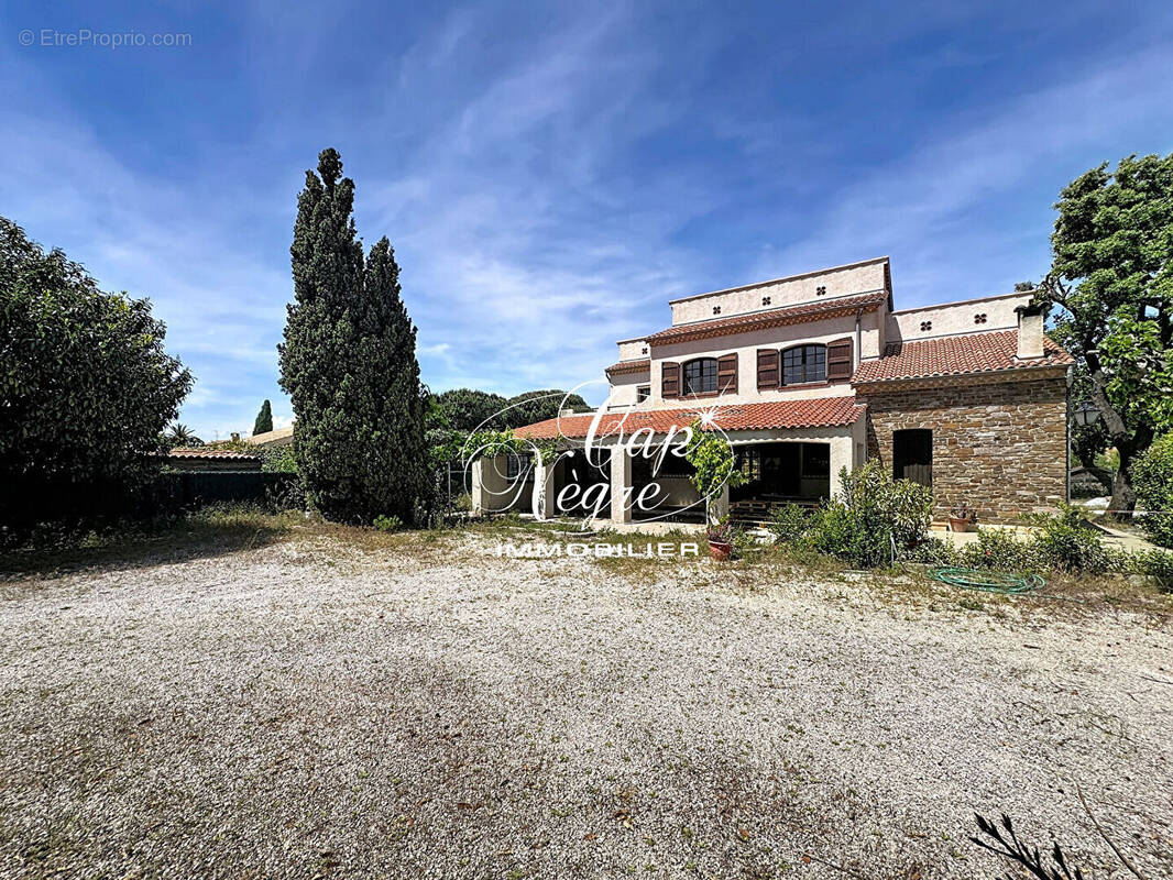 Maison à BORMES-LES-MIMOSAS
