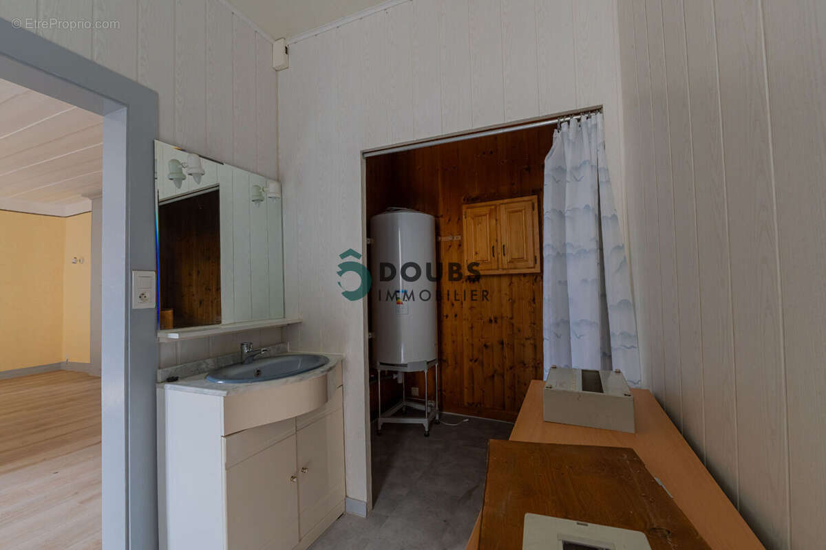 Appartement à ORCHAMPS-VENNES