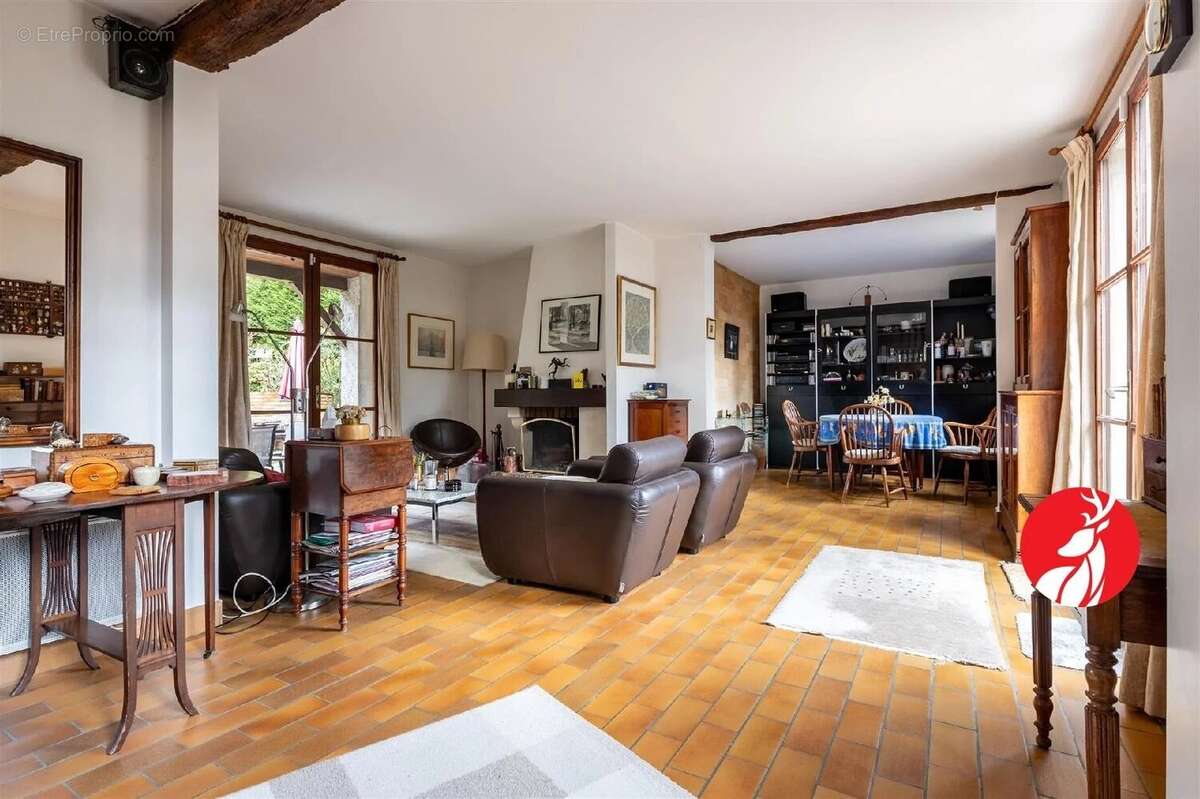Maison à LA CHAPELLE-LA-REINE