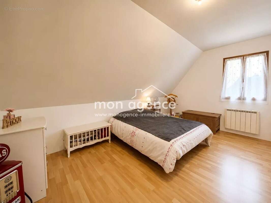 Sainte-Croix-sur-Buchy – Maison familiale de 133 m² sur un terrain de près de 2 000 m² - photo 11