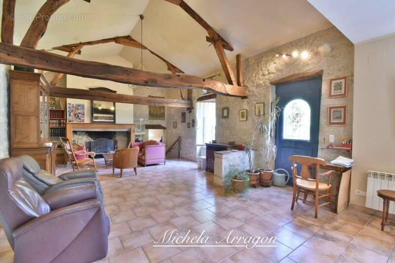 Maison en pierre de caractère avec dépendances et grange – Saint-Antoine-de-Ficalba (47) - photo 7