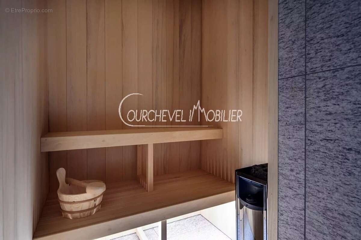 Maison à LES ALLUES