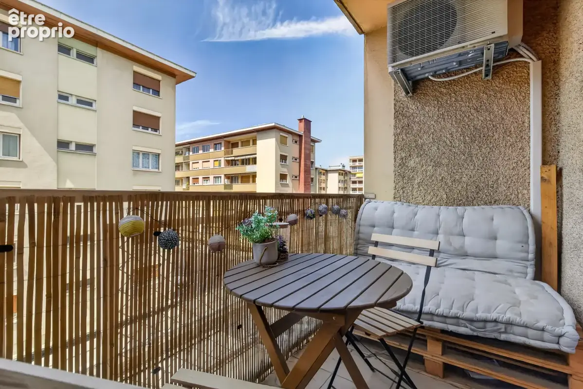 Aix les Bains - Centre Ville - T4 - Parfait état - photo 15