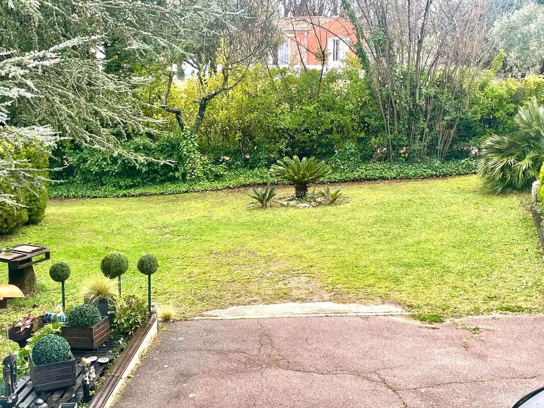 Maison à BERRE-LES-ALPES