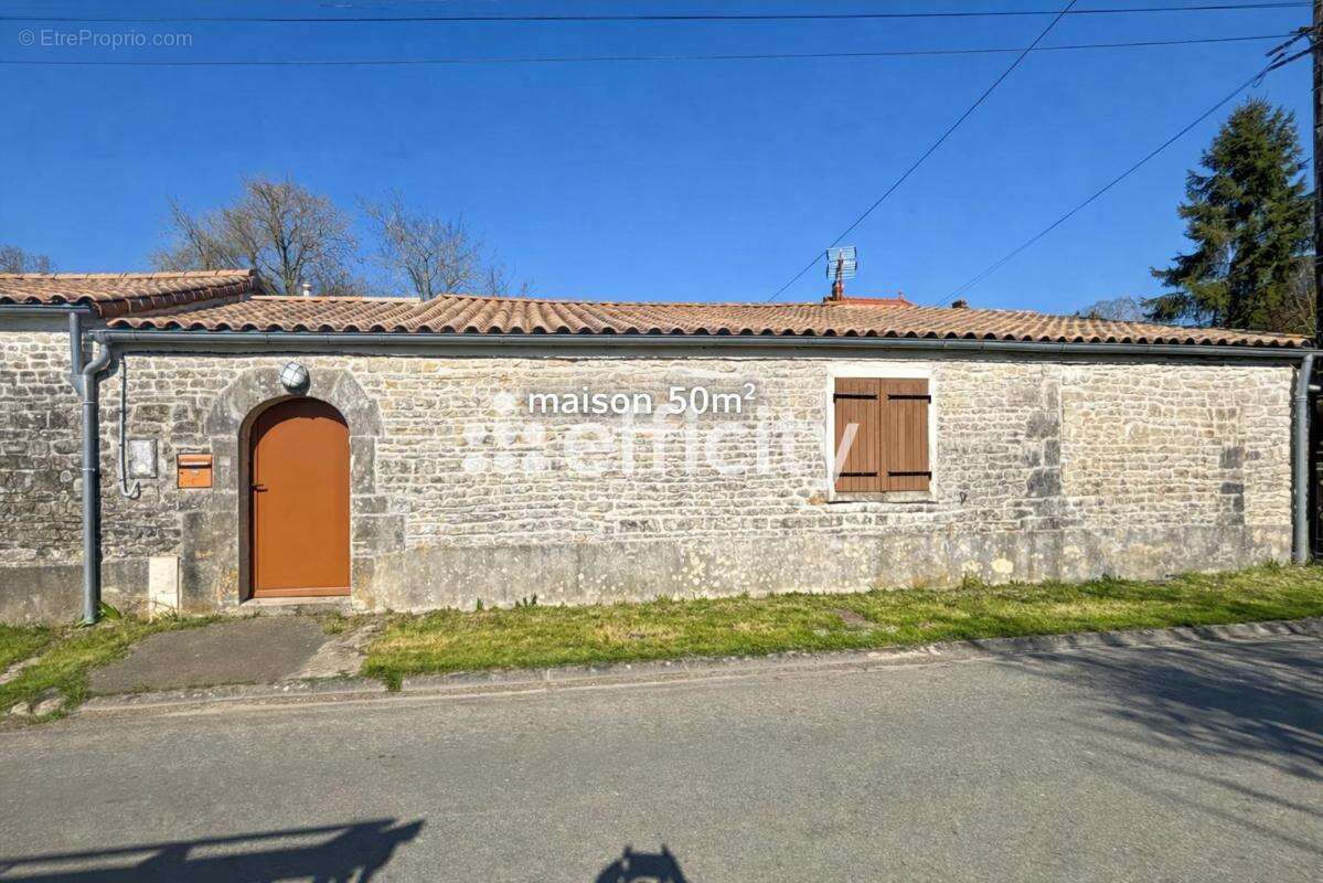 Maison à SAINTE-MEME