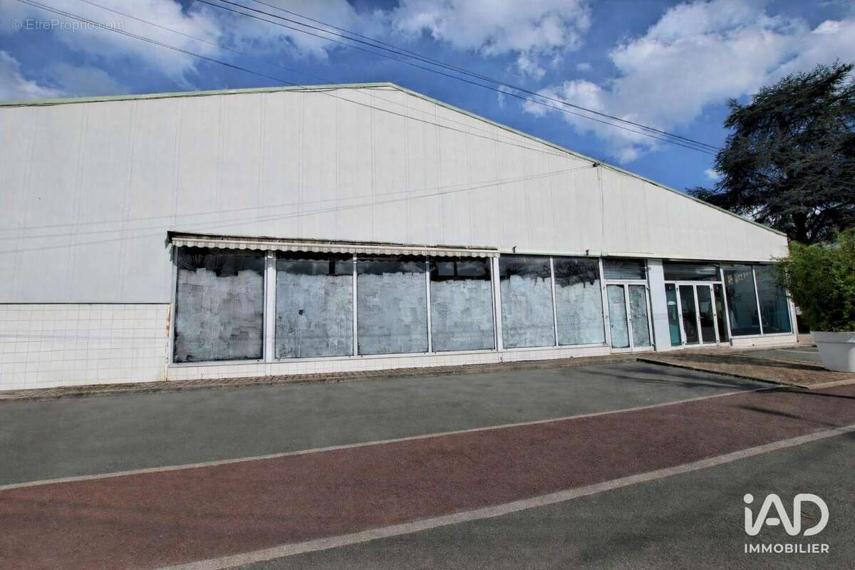 Photo 2 - Commerce à BONNY-SUR-LOIRE