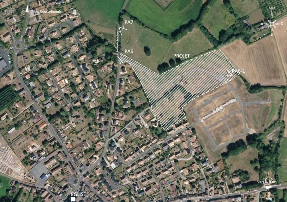 Terrain à SAVIGNE-L&#039;EVEQUE