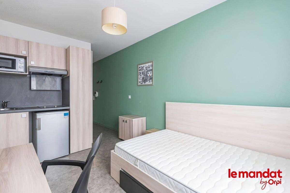 À Vendre 2 Chambres Étudiante et Parking en Centre-Ville de Reims - photo 3