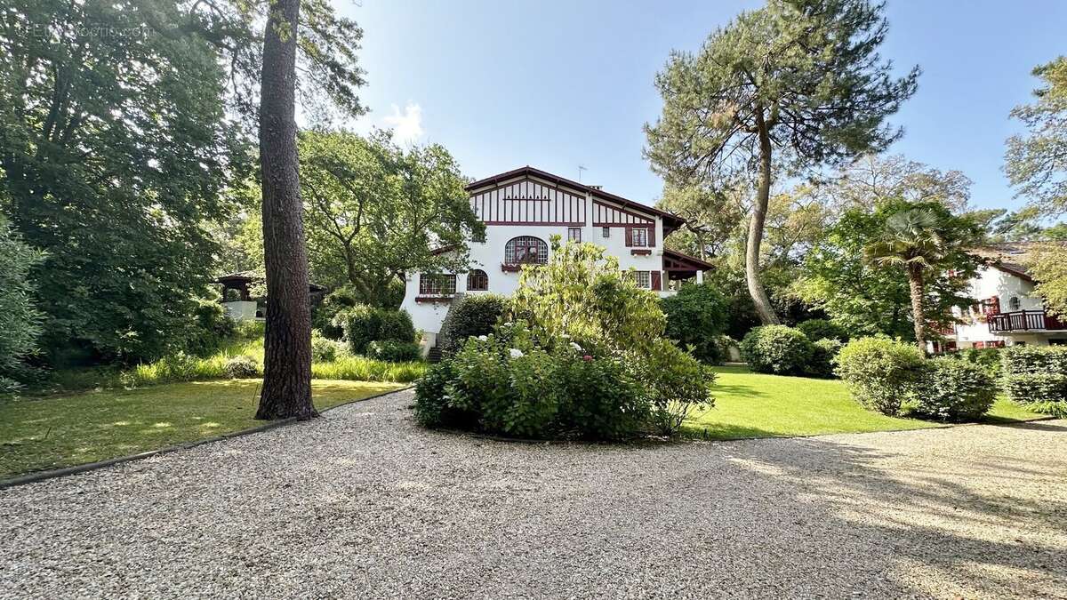 Maison de caractère à vendre  Hossegor  Entre lac et océan  Propriété d'exception de 450 m2 - photo 8