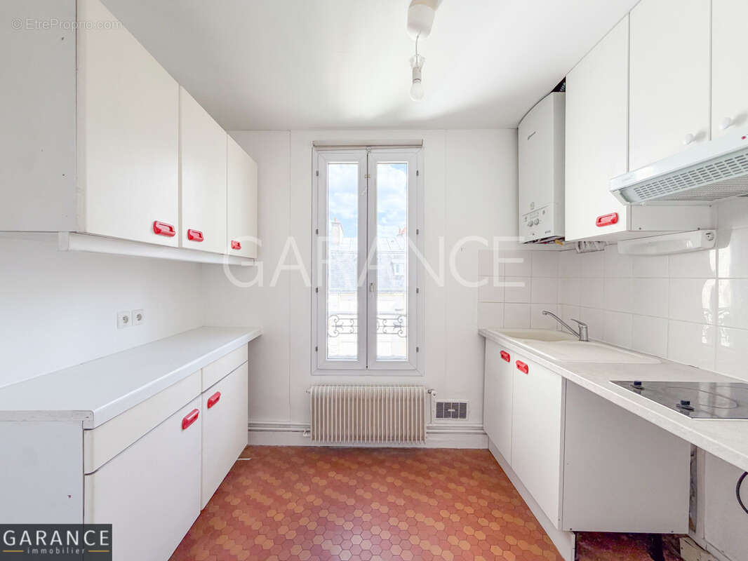 Appartement à PARIS-14E