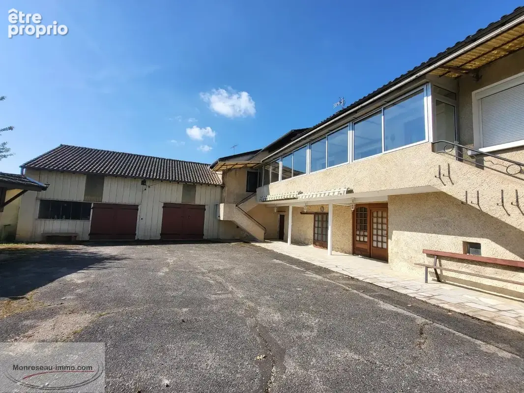 Ensemble Immobilier : 2 logements + dépendances + jardin (constructible) - photo 4