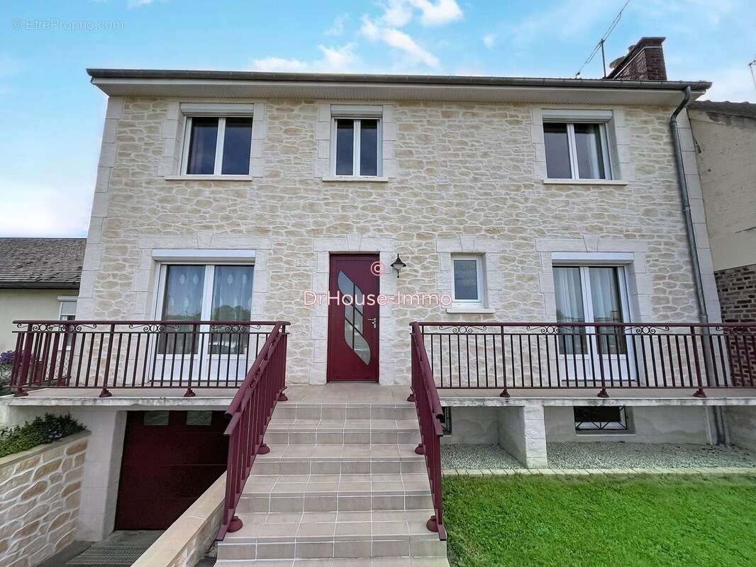 Maison à LONGUEAU