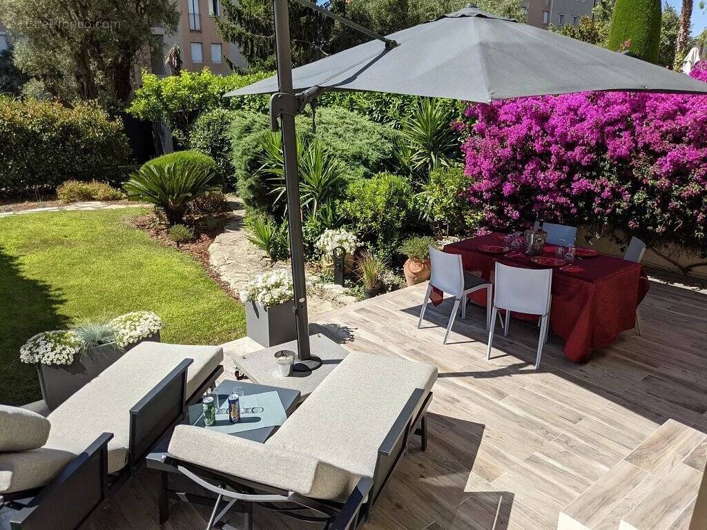 Appartement à SAINT-LAURENT-DU-VAR