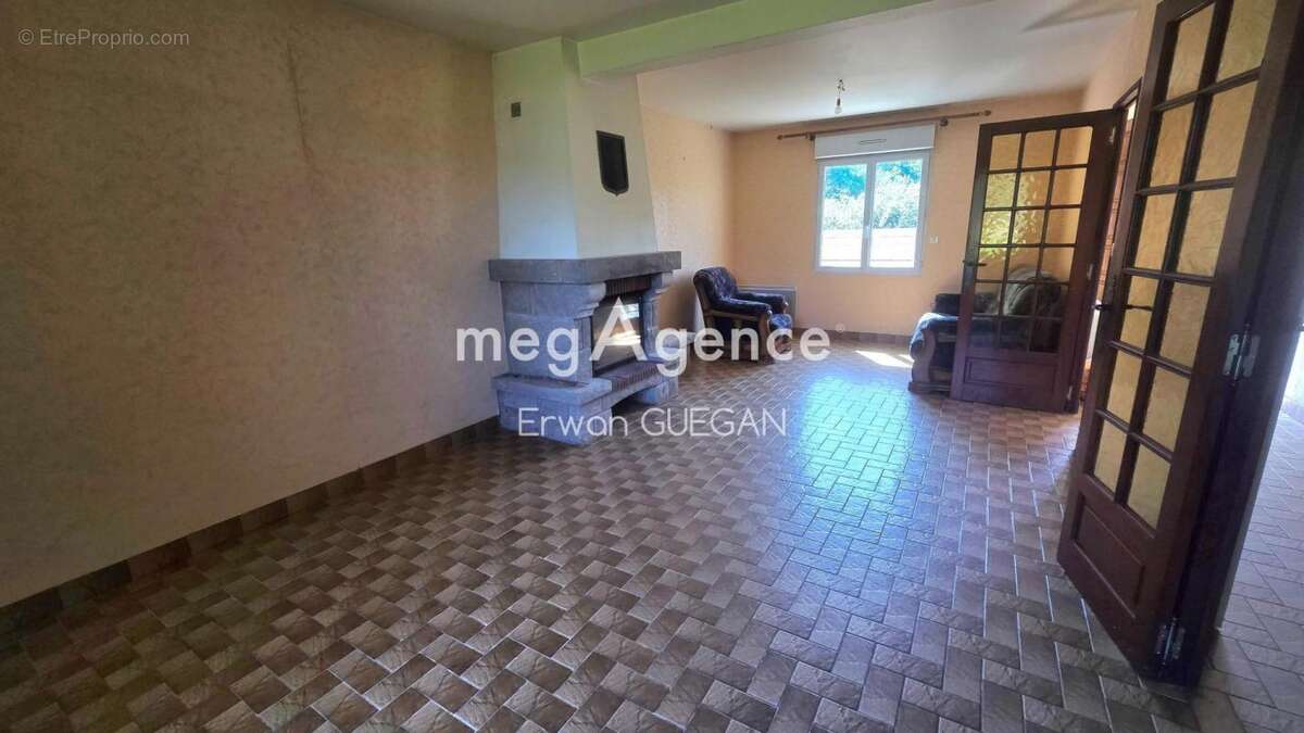 Maison à SAINT-GONNERY