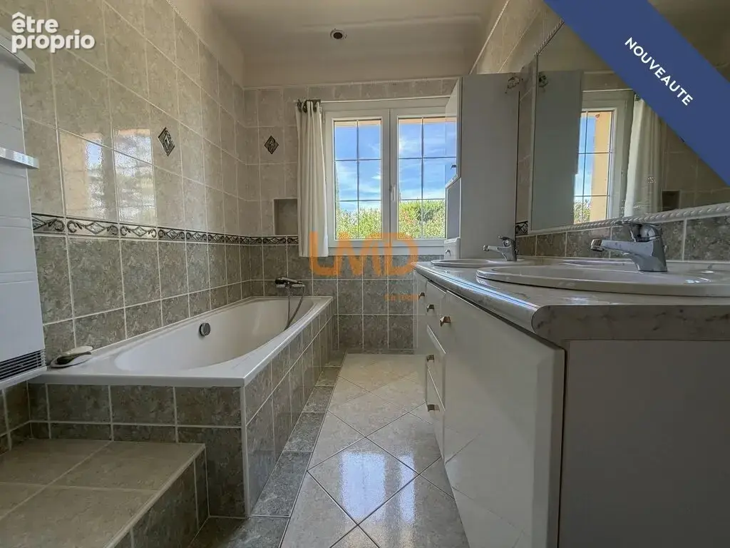 Villa 4 faces T5 145 m2 avec piscine - photo 9