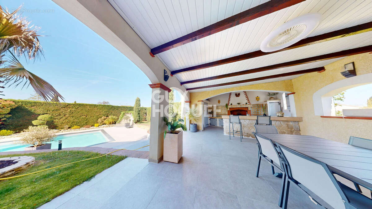 Villa T5 avec piscine sur une parcelle d'environ 1 200 m2 - photo 3