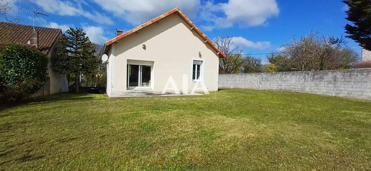 Maison à RUFFEC
