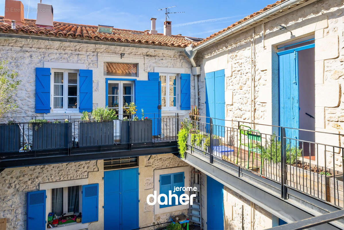 Appartement à MARSEILLE-6E