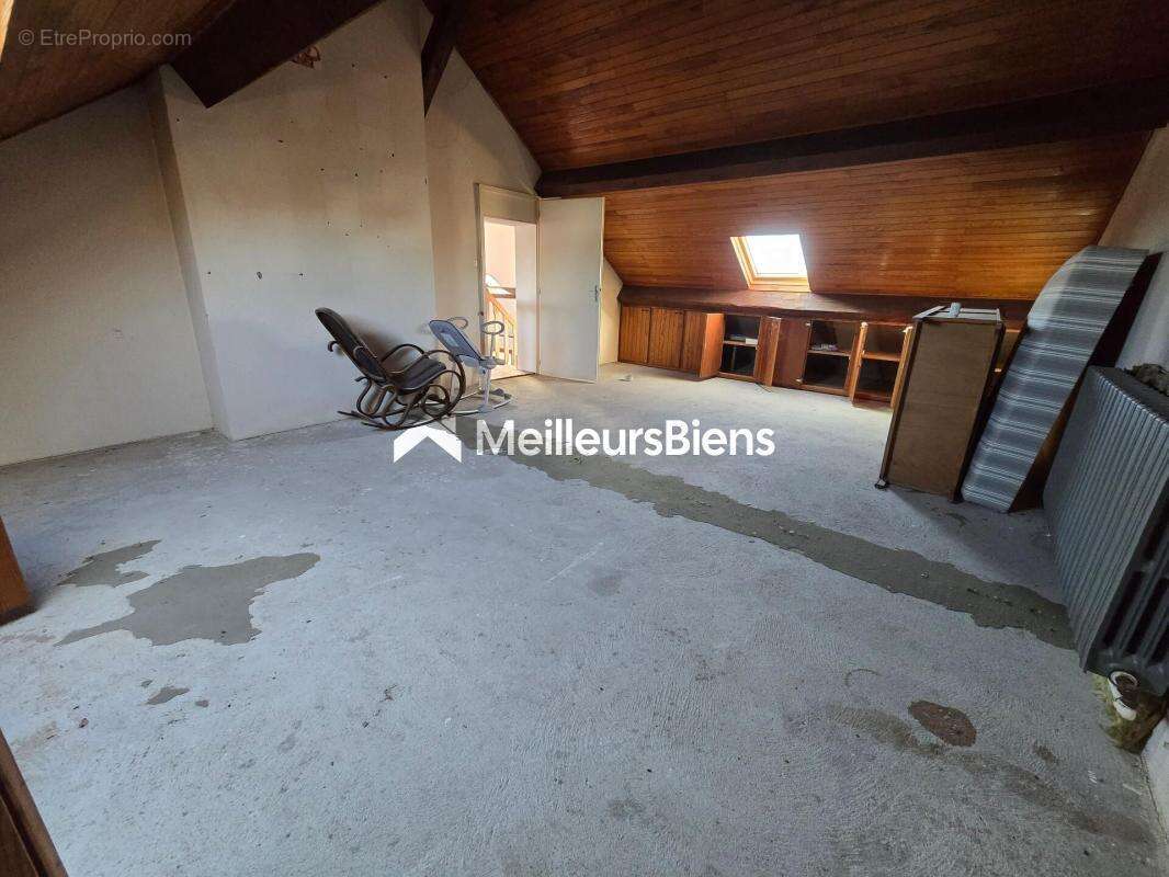 Maison à PLEURE