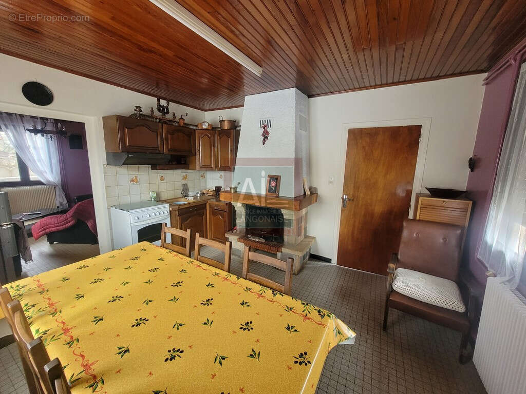 Maison à GRANDRIEU