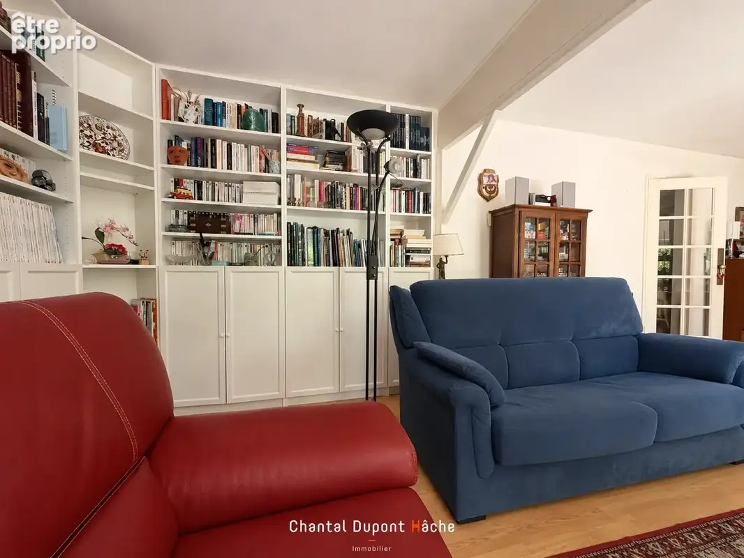 CHARTRES- Maison de ville de 141m2, terrasse, parking privé. - photo 8