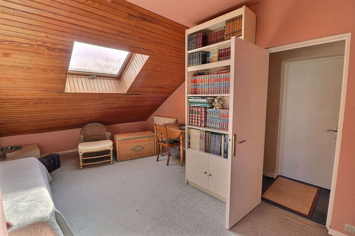 Maison à SAINT-ARNOULT-EN-YVELINES