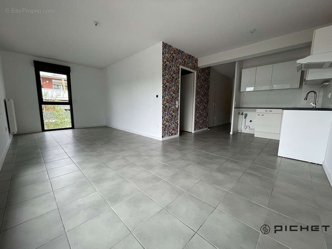 Appartement Lons 4 pièce(s) 82 m2 - photo 3