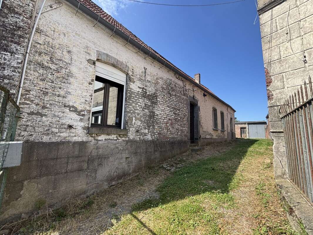Maison 68 m² à Solesmes  - photo 2