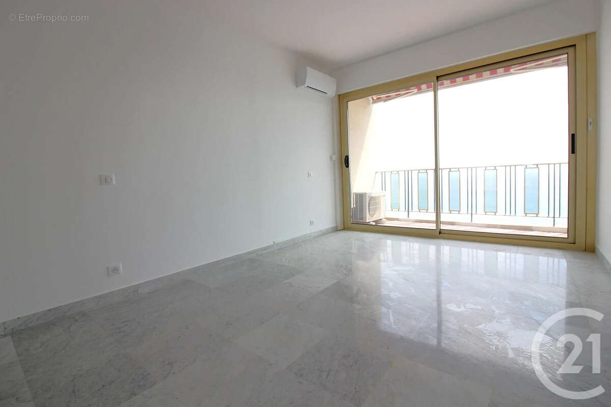 Appartement à ROQUEBRUNE-CAP-MARTIN
