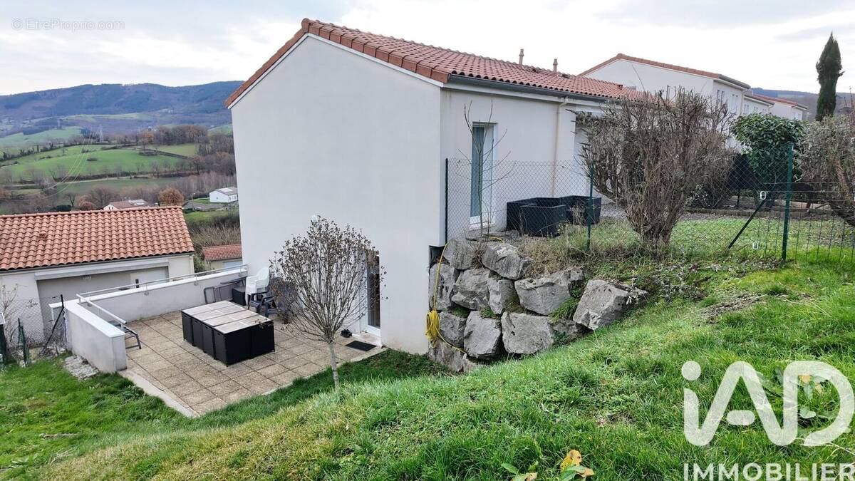 Photo 1 - Maison à SAINT-JEAN-BONNEFONDS