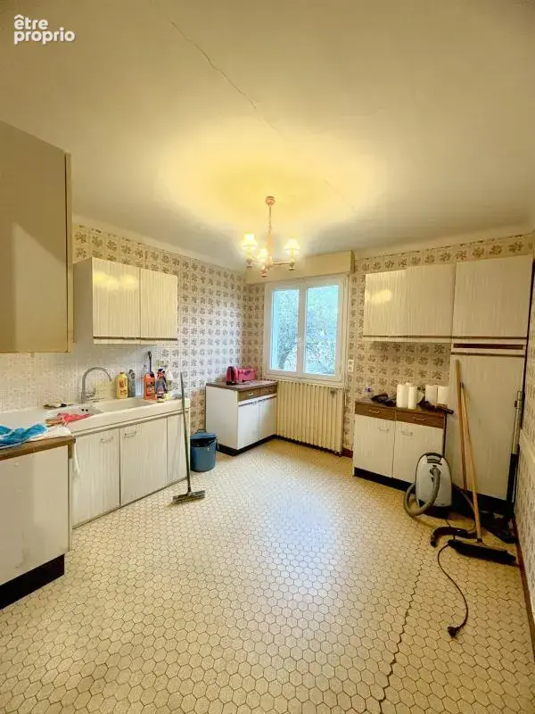 LES SORINIERES : Grande Maison Familiale à rénover en plein - photo 4