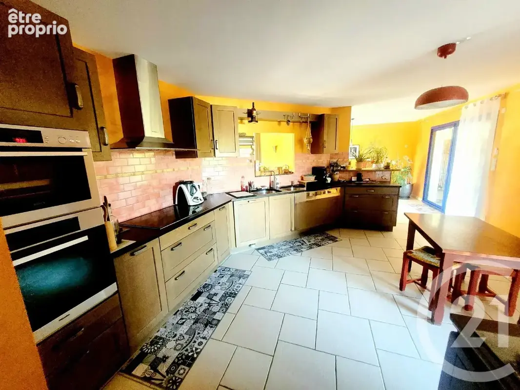 Maison 7 pièces 213 m² à vendre à La Chapelle-Naude (71500) - photo 5
