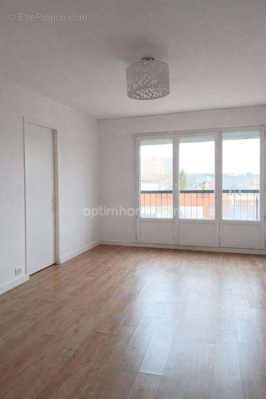 94140 - alfortville - appartement - 2 chambres - lumineux - calme - ascenseur - cave - vue seine - proximité commodités - photo 3