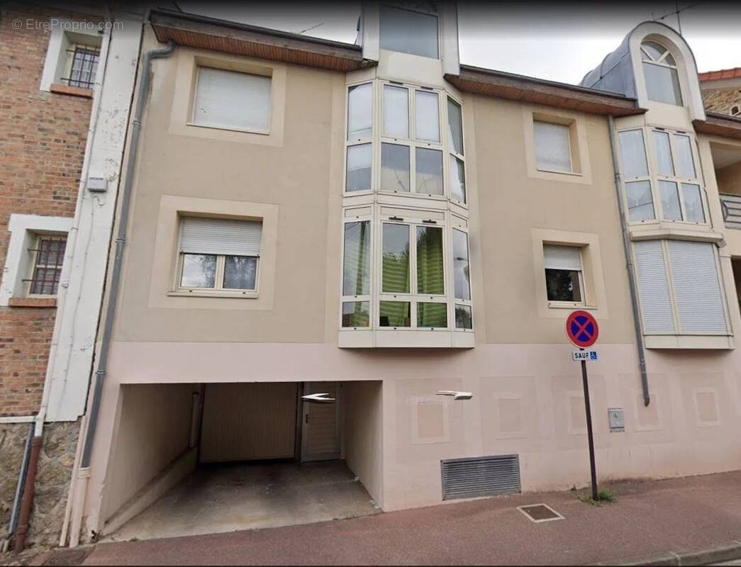 Parking à JUVISY-SUR-ORGE