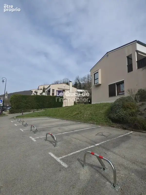 Parking à FONTANIL-CORNILLON