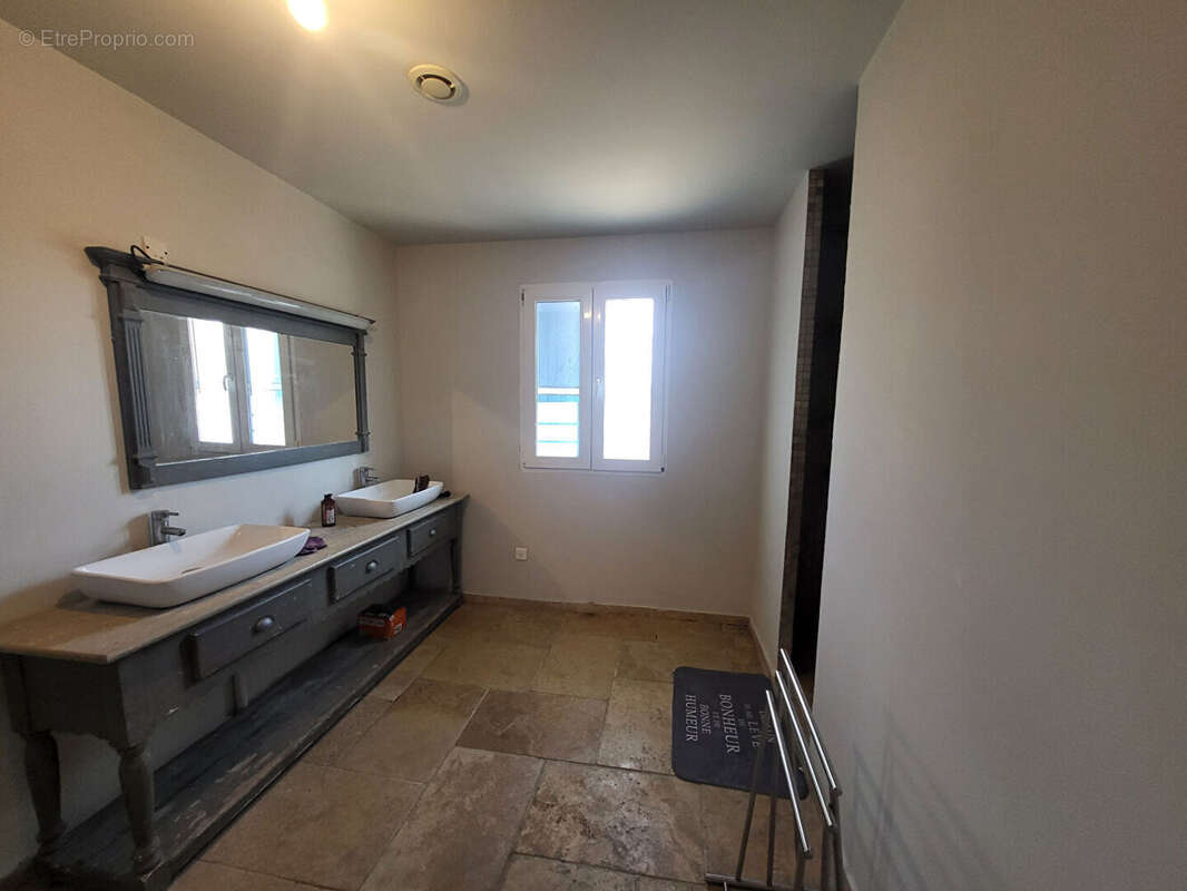 Appartement à L&#039;ISLE-SUR-LA-SORGUE