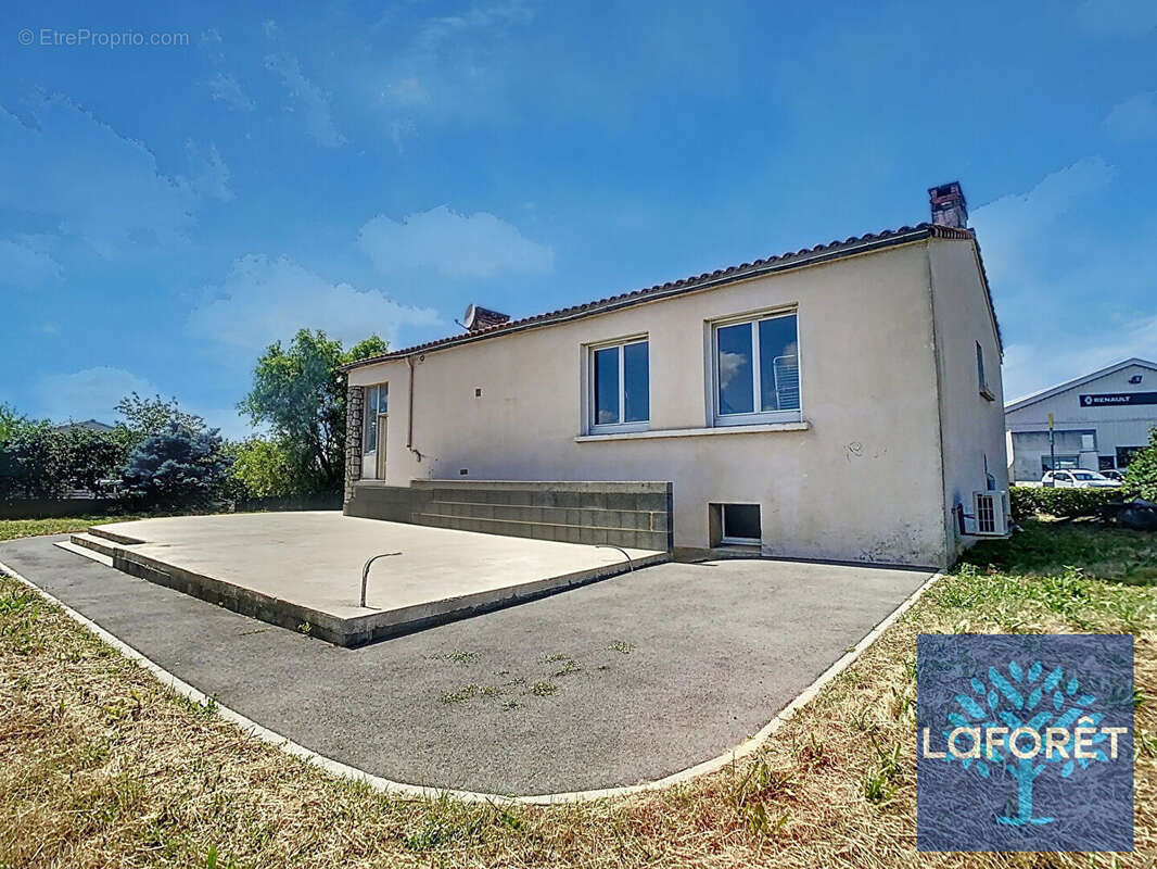 Maison à SAINT-PROUANT