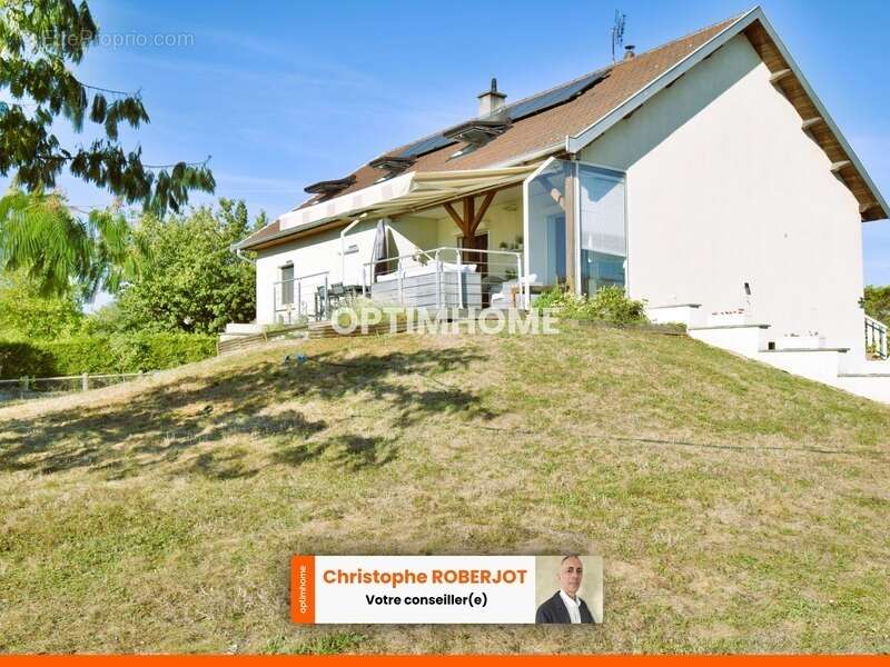 Maison à CHAMPFORGEUIL