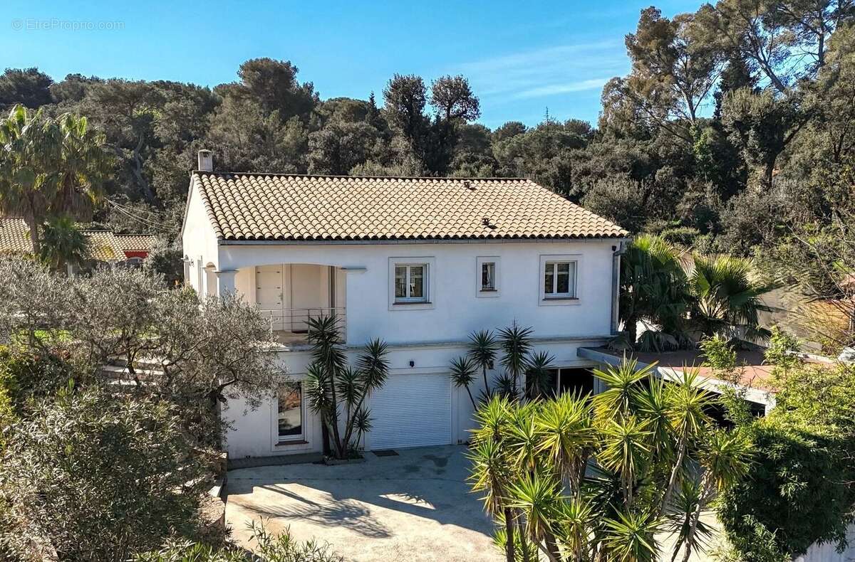 Villa contemporaine rénovée/imaginée par architecte d’intérieur – volumes exceptionnels – Janas - photo 7